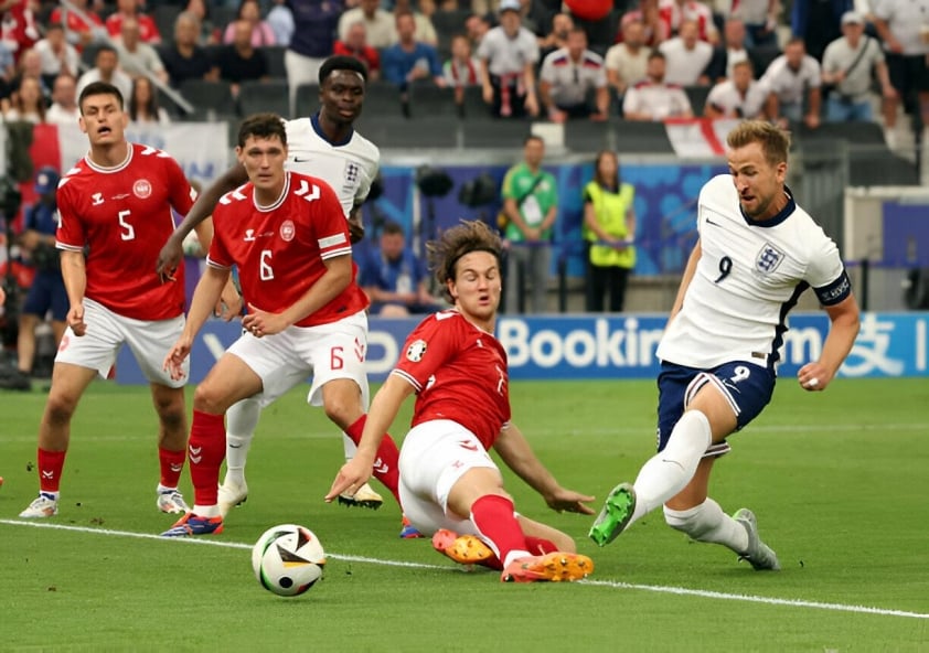 Live England 1-1 Denmark: Attractive attack 484612