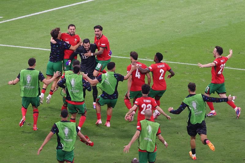 Costa penalty heroics rescue Ronaldo as Portugal edge past Slovenia at Euros - World - Sports - Ahram Online