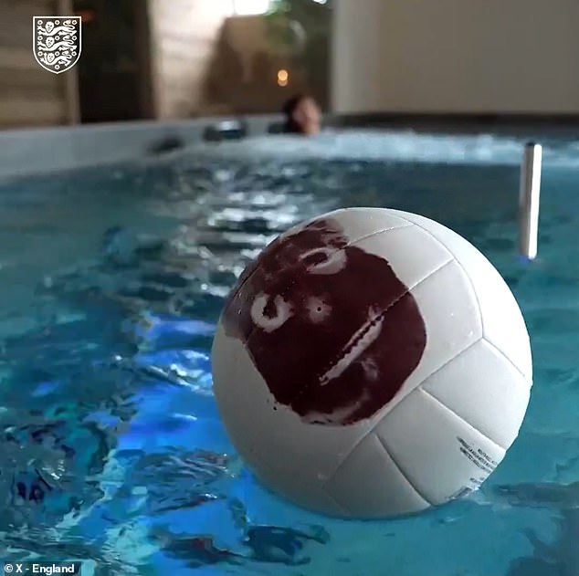 A replica ball from the 2000 Tom Hanks film Cast Away could be seen in the pool