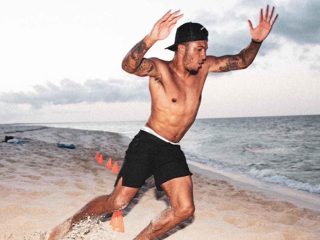 Jadon Sancho shares beach workout pictures ahead of Manchester United return | Manchester United