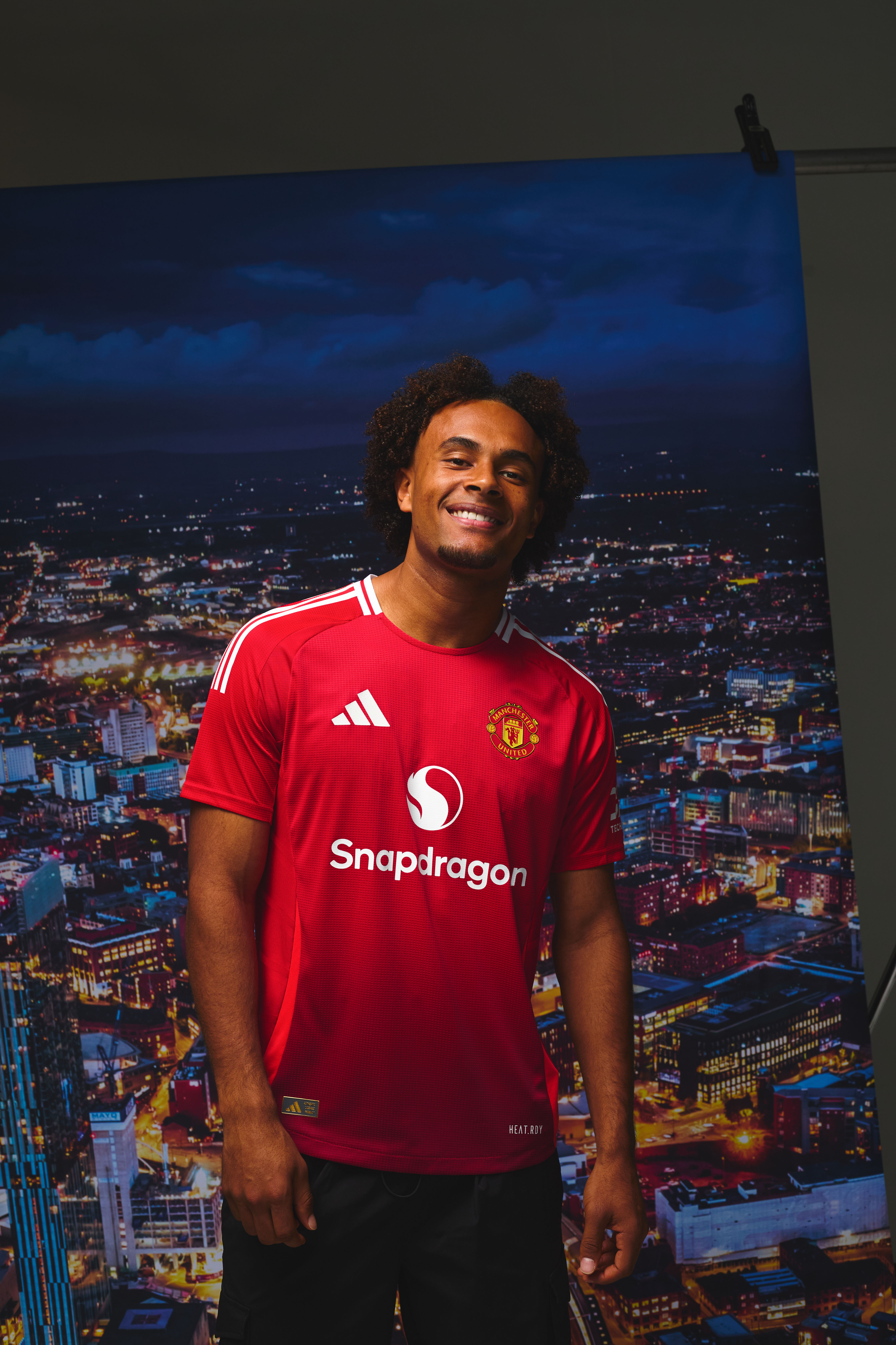 Joshua Zirkzee has completed a £36.5million move to Manchester United