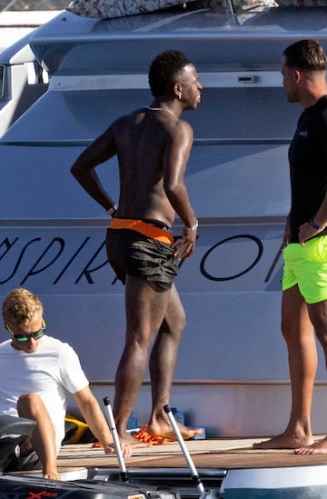 Vinicius Junior enjoys a few days of vacation on the island of Ibiza.