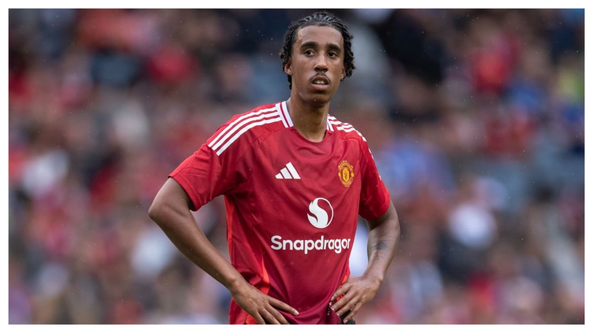 Manchester United's injury curse hits new signing Leny Yoro | Football News  - News9live