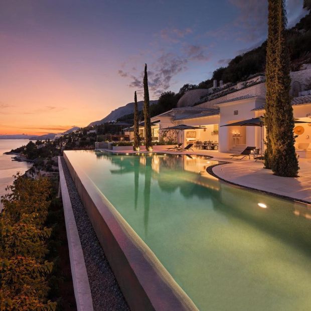 Enter the $10,000-a-night luxury villa where Benzema flies private jets and supercars-dubii