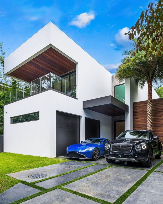 Enter the $10,000-a-night luxury villa where Benzema flies private jets and supercars-dubii