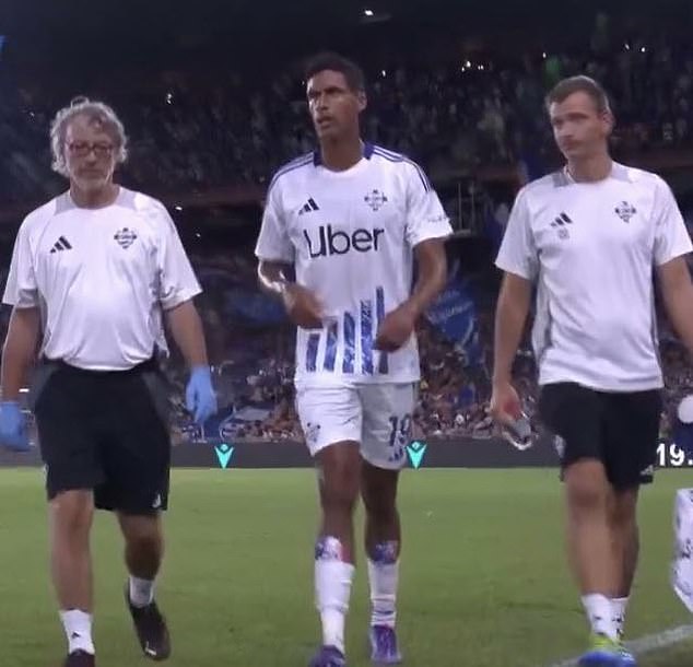 Raphael Varane đã phải chịu đựng một trận ra mắt ác mộng cho Como sau khi phải rút lui vì chấn thương