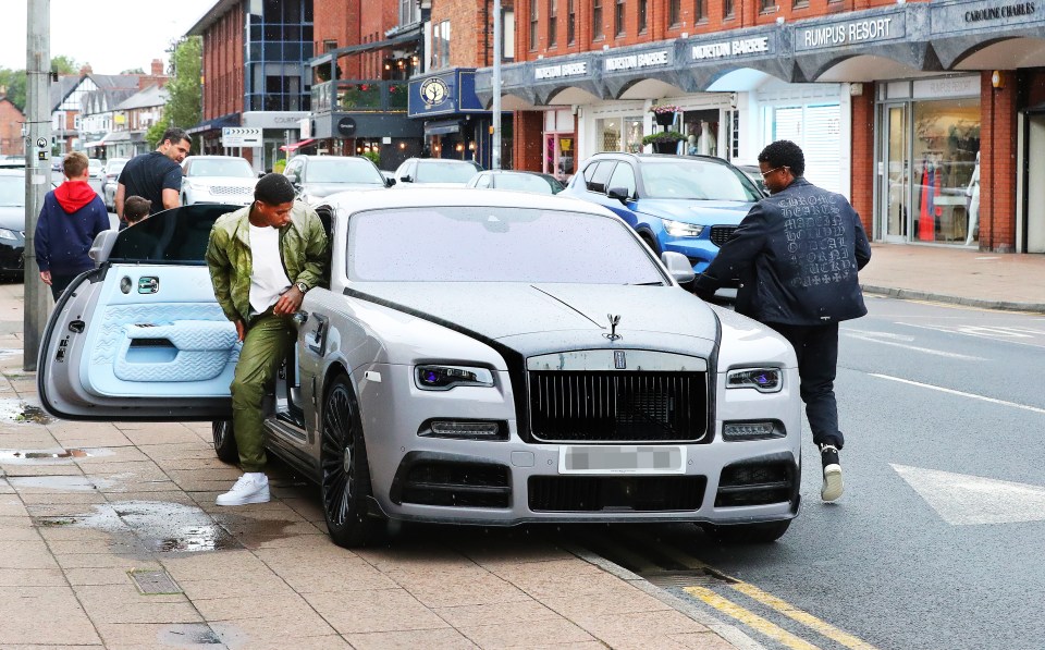 Marcus Rashford delights young fan with autograph whilst leaving £700k  supercar on double yellows | The Sun