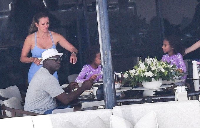 Yvette Prieto & Michael Jordan with their daughters