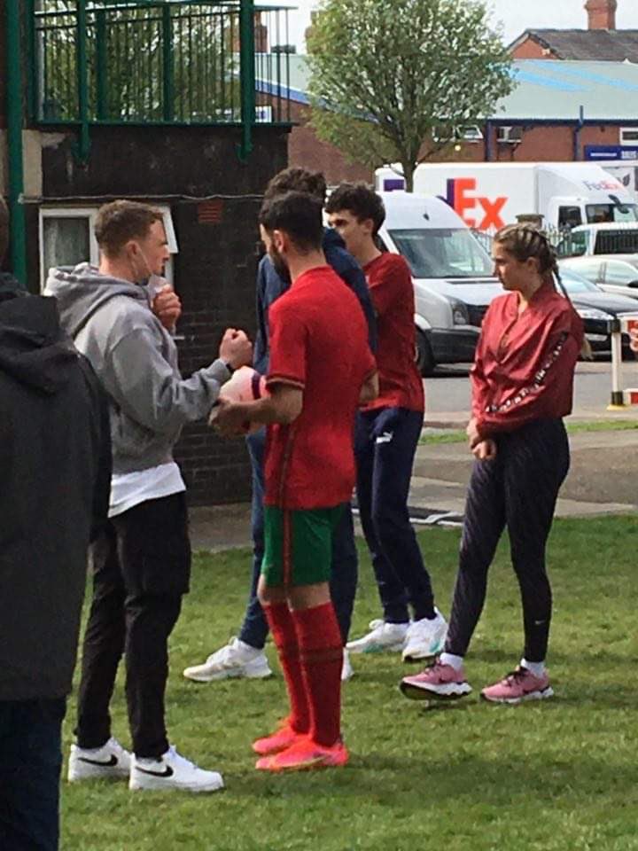 َ on X: " Bruno Fernandes playing with the fans today in Ashton  Via  [@mufctilIy] https://t.co/u6SBpkZWBm" / X