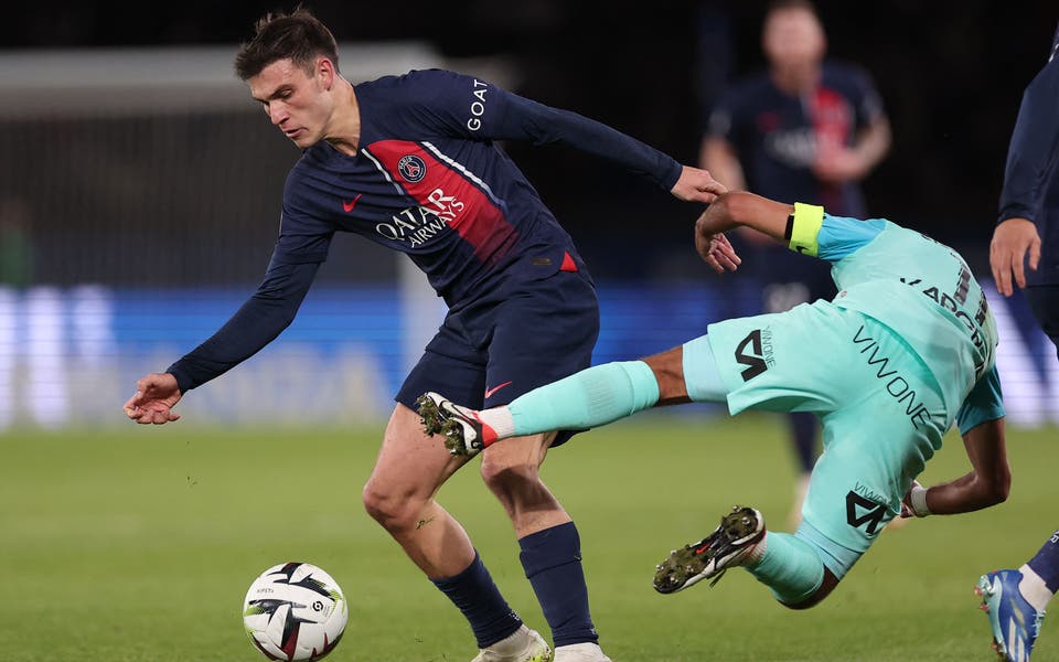 Manchester United handed new Manuel Ugarte transfer boost after PSG squad  omission | Evening Standard