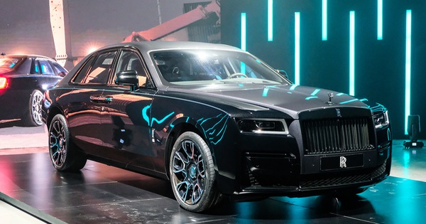 Rolls-Royce Ghost Black Badge thế hệ mới giá từ 33,7 tỉ đồng - sedan đắt thứ 2 Việt Nam - Tuổi Trẻ Online