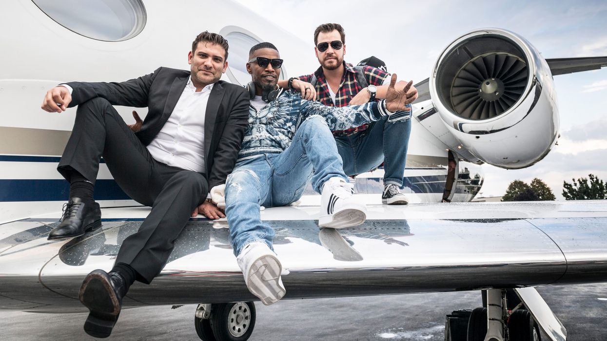 What It's Like to Fly a Private Jet With Jamie Foxx - Coveteur: Inside  Closets, Fashion, Beauty, Health, and Travel