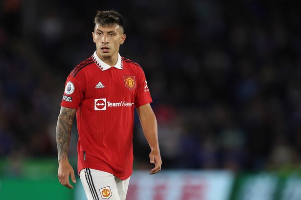 Lisandro Martinez must avoid following same path of award-winning  Manchester United defender - Casey Evans - Manchester Evening News