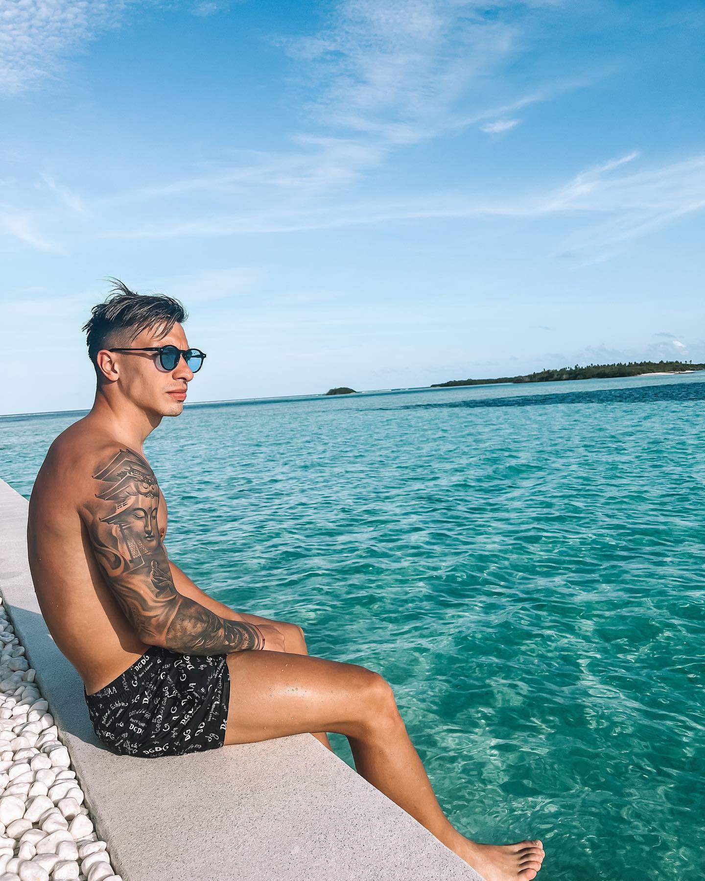 Lisandro Martinez Wiki 2023 - Girlfriend, Salary, Tattoo, Cars & Houses and  Net Worth