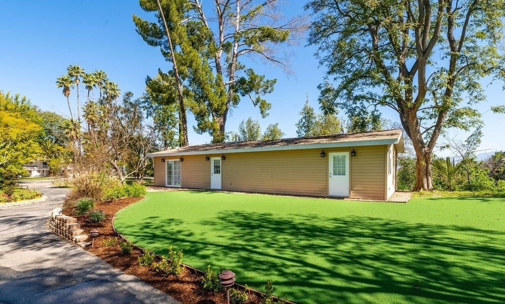  A guest house also sits on the land