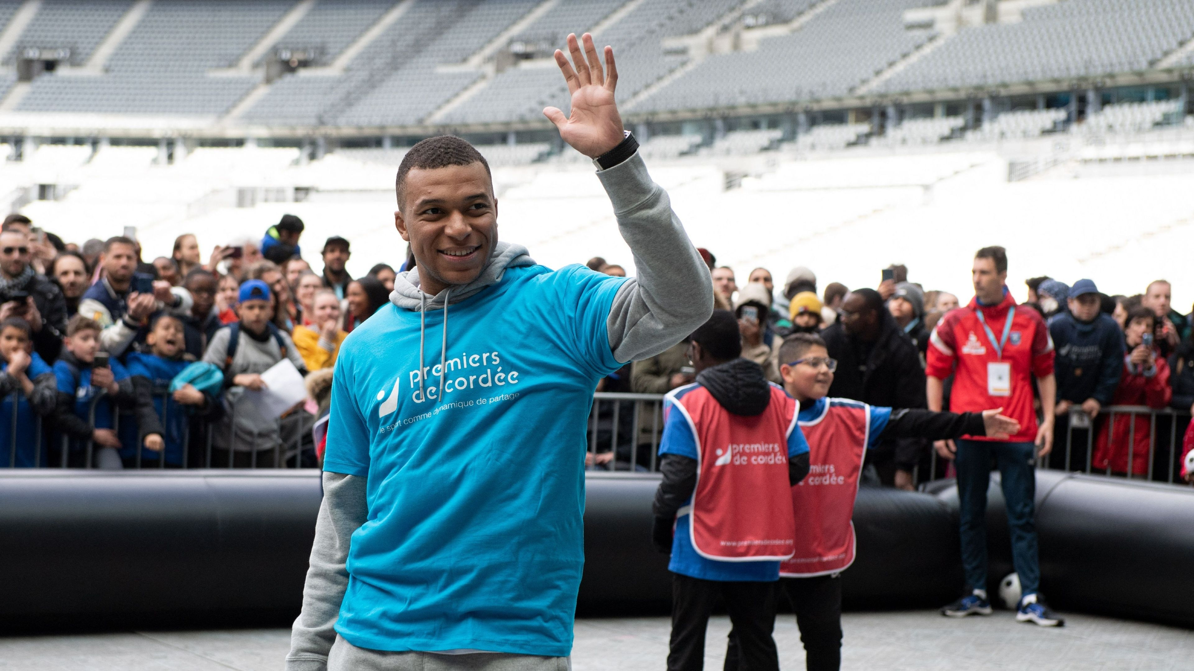 Kylian Mbappe takes part in charity football match with hospitalised  children after pledging loyalty to PSG | Goal.com South Africa