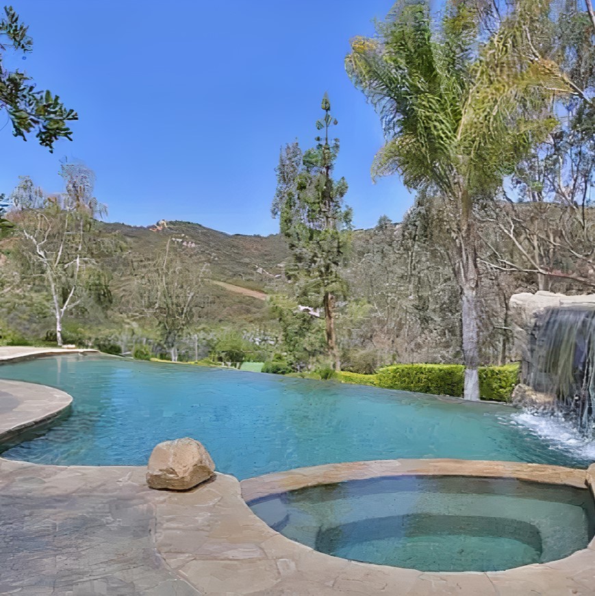 Pool in Kevin Hart's California Home