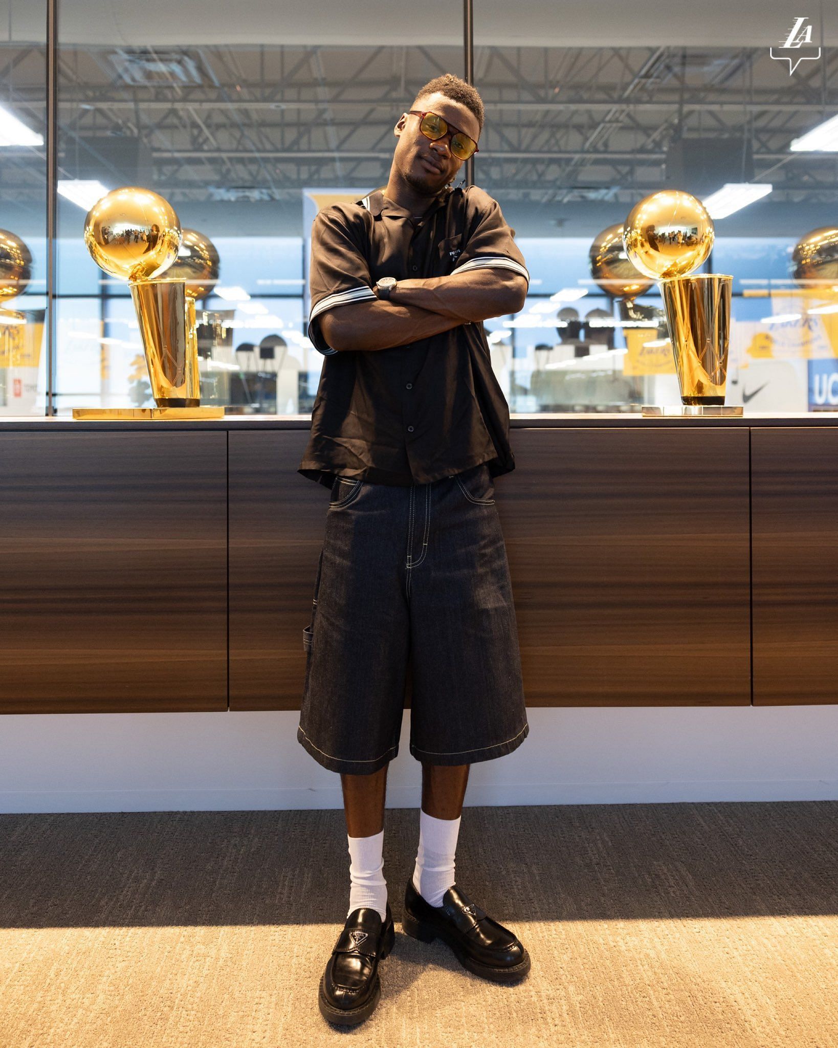 Camavinga alongside the Los Angeles Lakers&#039; championship trophies (Photo Credit: Los Angeles&#039; Lakers X account)