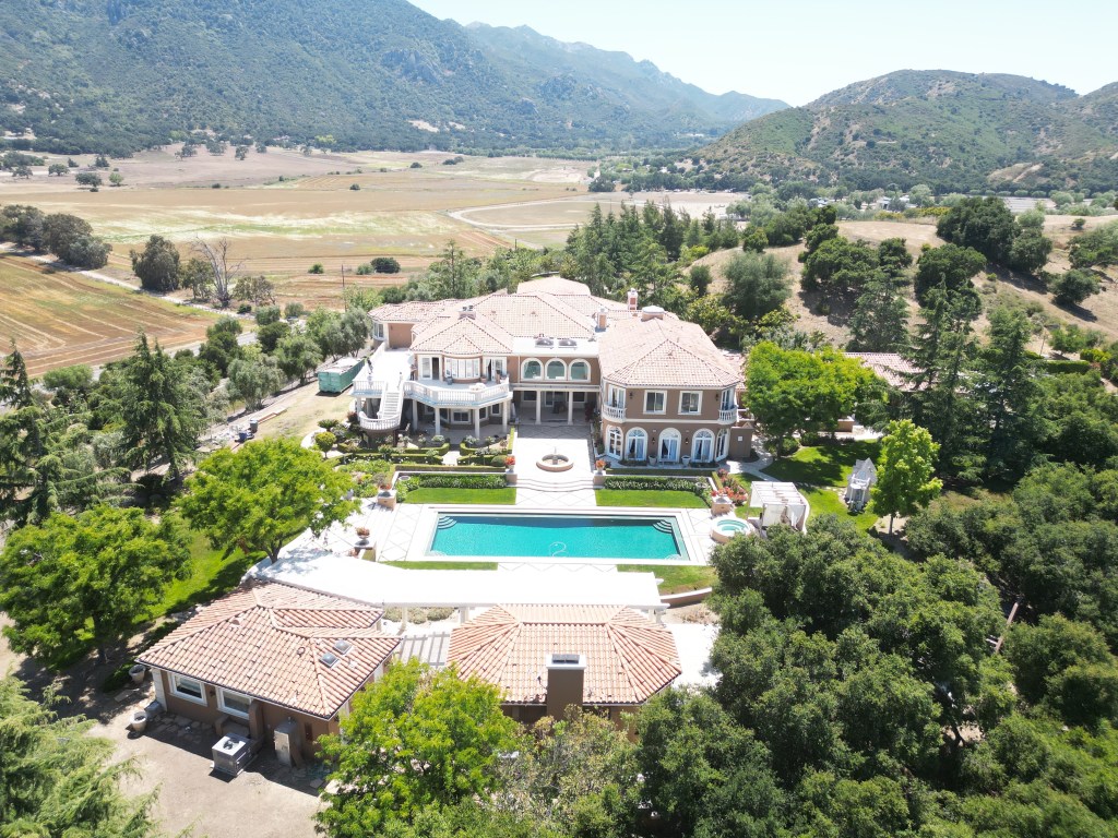 Jamie Foxx's California mansion.