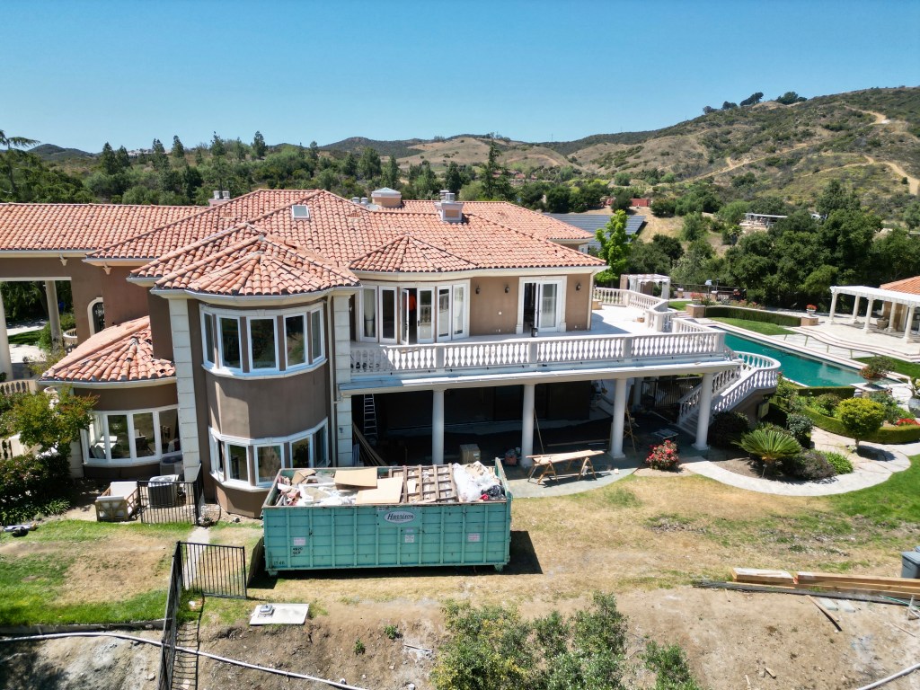 Jamie Foxx's California mansion.