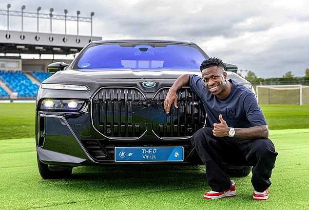 Fastest of the bunch! Vinicius Jr. will be able to speed away from his pals with his i7 M70 xDrive